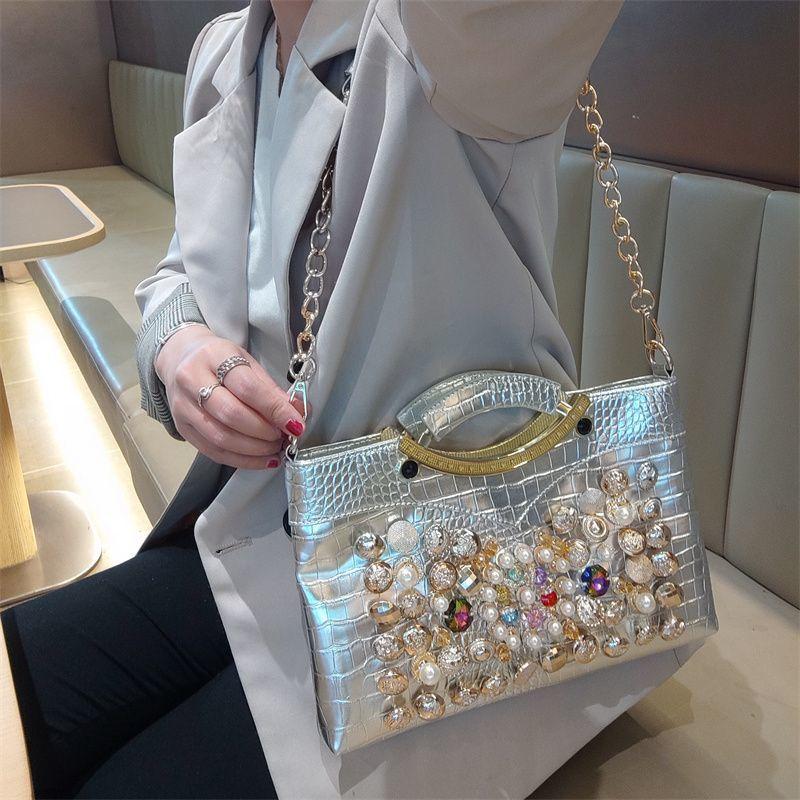 New Underarm Commuter Leather Handbag with Stylish Texture and Chain Shoulder Bag for Women