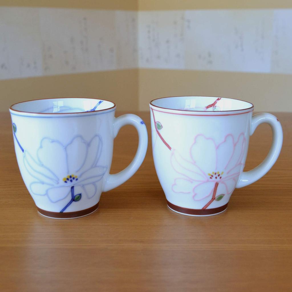 Dárkový hrnek Arita Ware Waltz v kosmetické krabičce, dárkově balené, vyrobeno v Japonsku