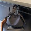 New Niche Casual Simple Tote Bag Women's High-value Commuting Light Large-capacity Shoulder Bag