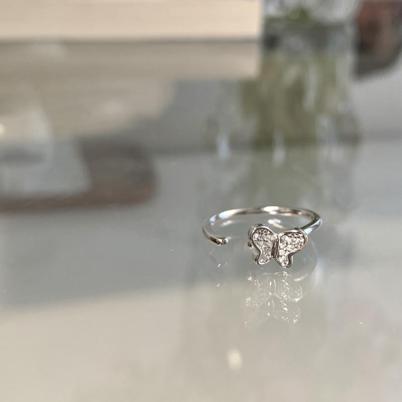 

Rhinestone Stylish Dazzling Butterfly Ring For Women In Eyecatching Geometric Style