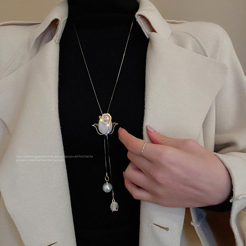 Korean temperament cat's eye tulip sweater chain foreign style autumn and winter Internet celebrity personality long necklace clothes 