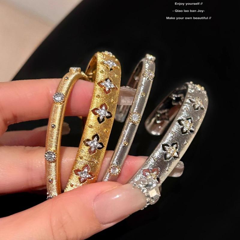 Exquisite Hollow-cut Zirconia Bracelet - Elegant Autumn-winter Accessory with Unique Style for Women