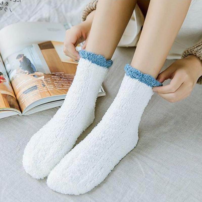 4 Pairs Autumn Winter Coral Velvet Socks Soft Cozy Fluffy Slipper Socks for Women Girls Middle Tube Thickened Socks for Sleep Home Floor