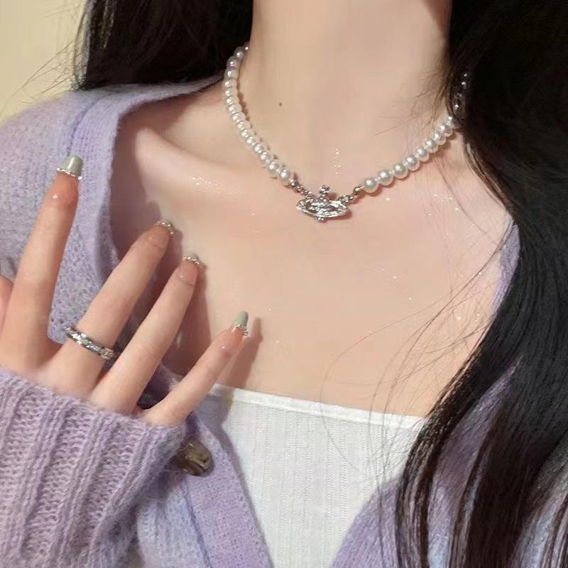 Versatile Necklace Female Niche Design Sense Light Luxury Collarbone Chain Bow Neck Chain Girlfriend Pendant Accessories