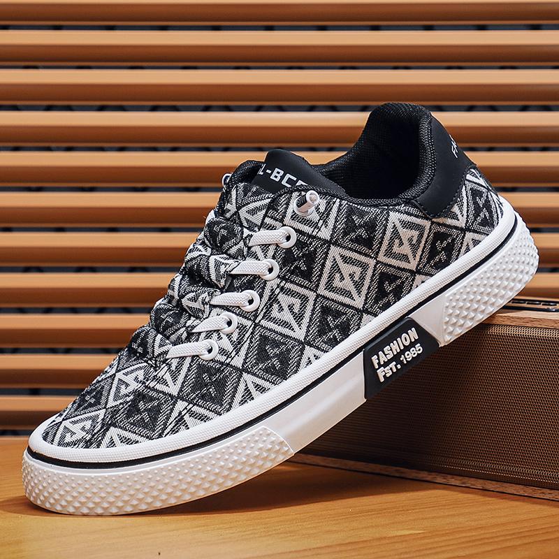 Men's Shoes Low-top Board Shoes Skateboard Shoes Fashion Canvas Casual Shoes