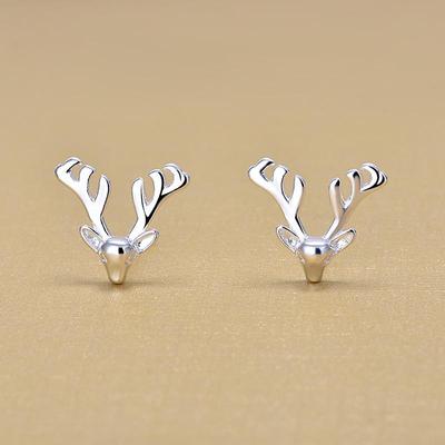 Brincos de Galho de Cervo em Prata Esterlina Estilo Coreano - Studs de Rena 3D de Natal, Elegantes e Versáteis para Mulheres
