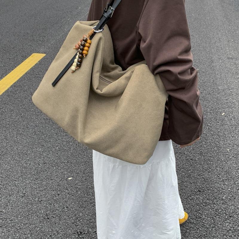 Retro Lazy Wind Large Capacity Shoulder Bag New Niche Underarm Bag Simple Casual Tote Bag