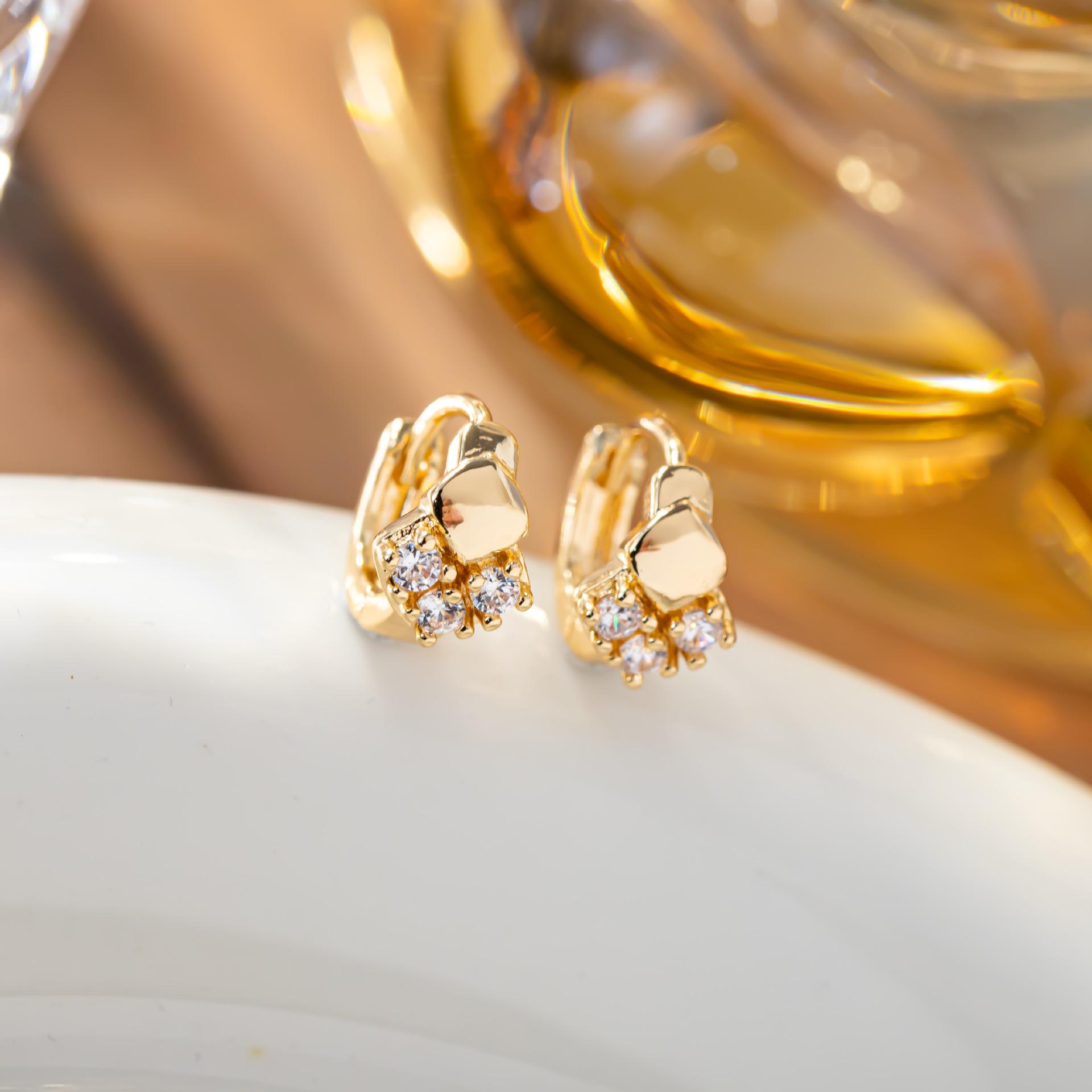 Stylish Luxury Zircon Heart-Shaped Women s Stud Earrings