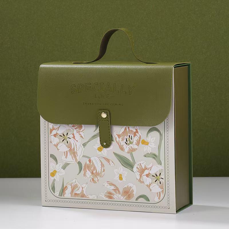 Wedding & Engagement Fresh Flower and Candy Gift Box Small 18x18x7 зелёный