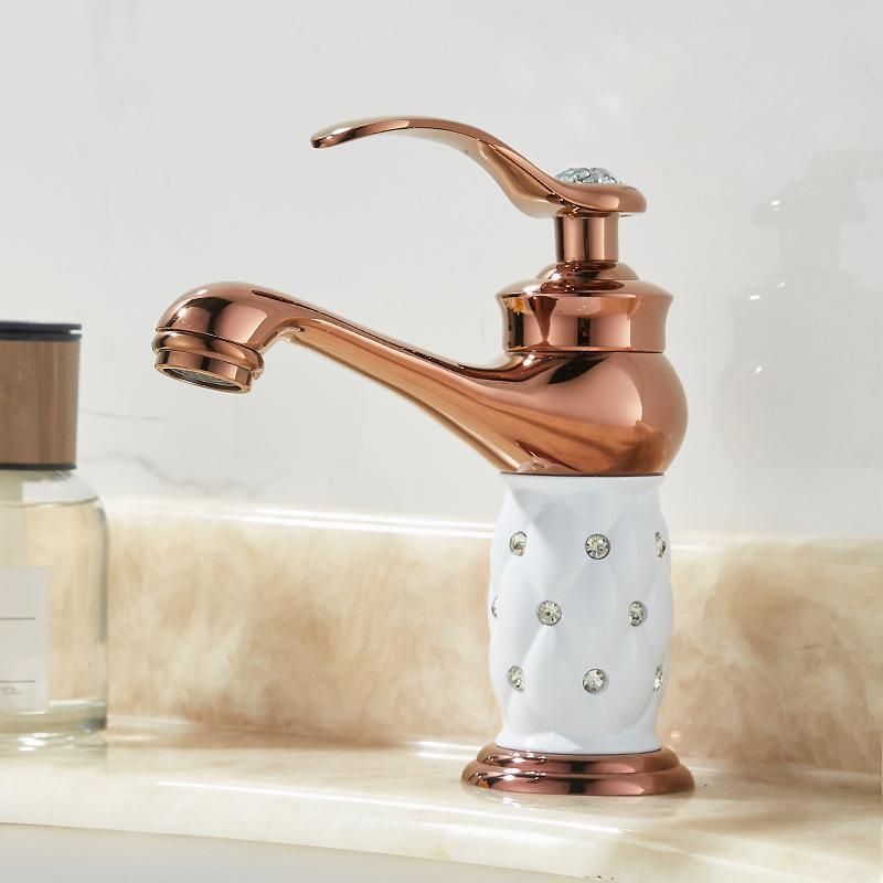 Baterii Europene pentru Lavabo de Baie Aurii Baterii Mixere Decor Diamant Crom Mâner Unic Cald și Rece Montare pe Deck