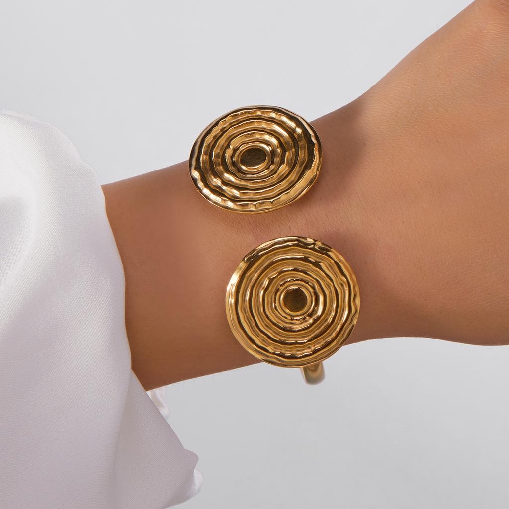Vintage Stainless Steel Ocean Series Bangle for Women Gold Color Shell Starfish Conch Turtle Bracelet Boho Beach Party Jewelry