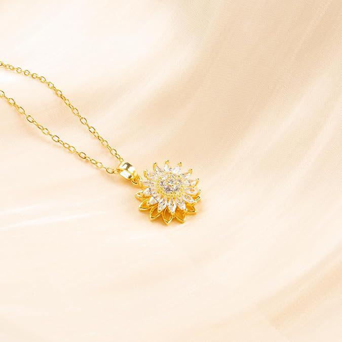 Rotatable Sunflower Pendant Necklace: High-End Light Luxury Clavicle Chain