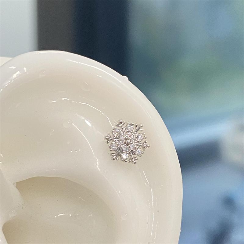 1 PCS New Fashion Cute Pink Zircon Crystal Ear Bone Nail 316L Medical Titanium Steel Earrings for Women Punk Jewelry