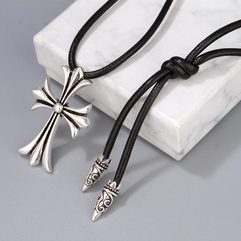 Snake Wax Rope Leather Rope Necklace Crowe Retro Long Sweater Chain Girlfriend Gift Item