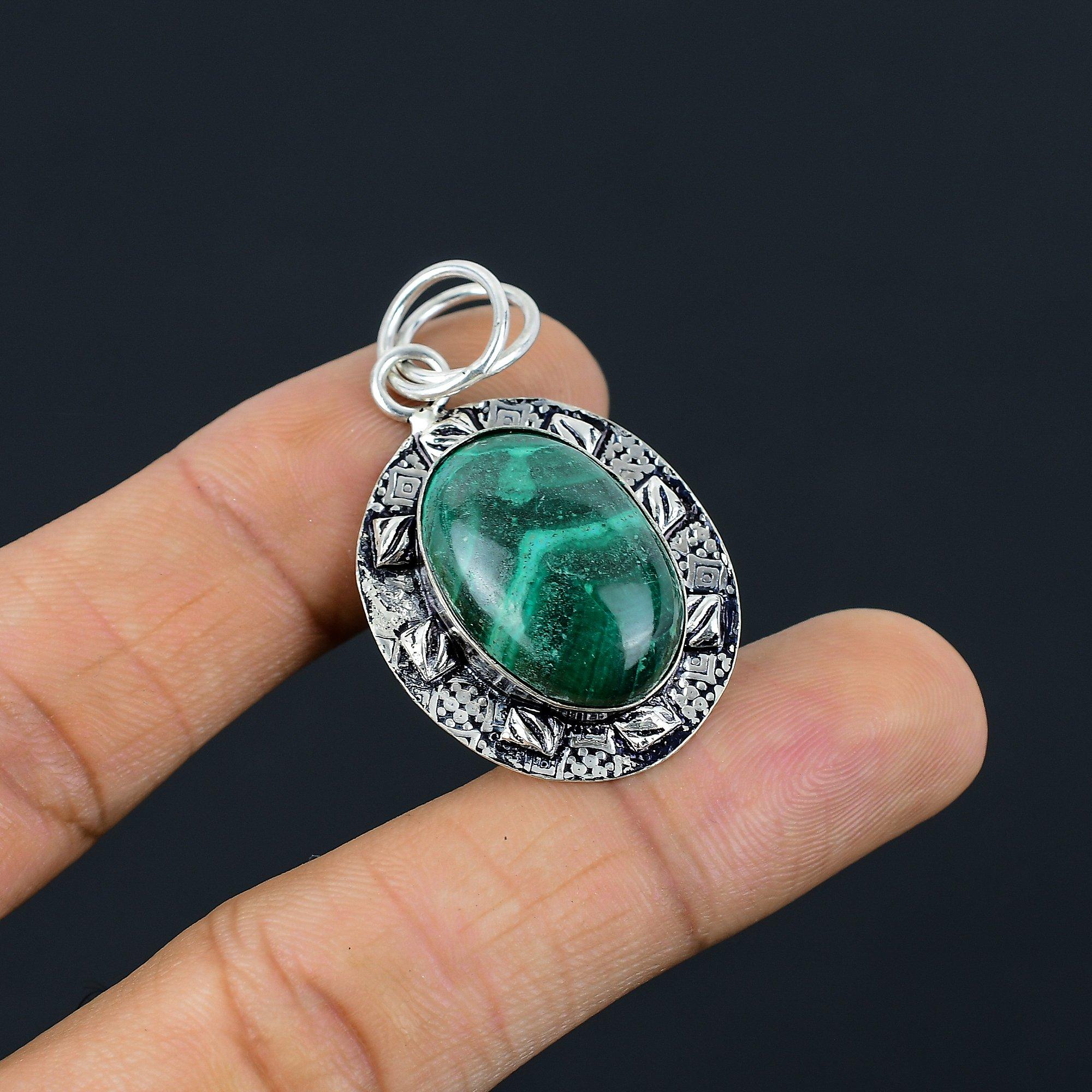 

Oval Heart Chakra Natural Malachite 925 Sterling Silver Trendy Pendant Jewelry