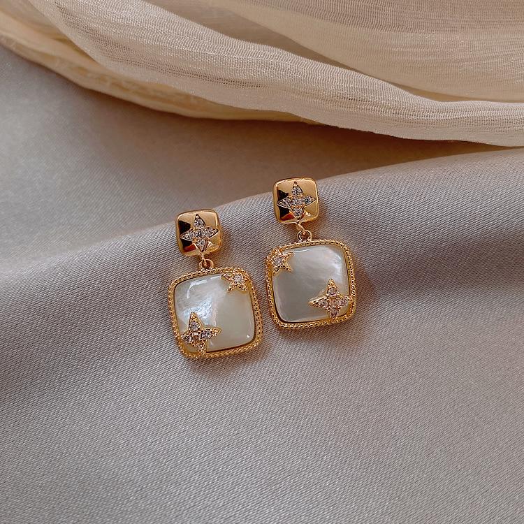 Silver Needle Diamond Stud Earrings: Elegant, Simple Design for Women