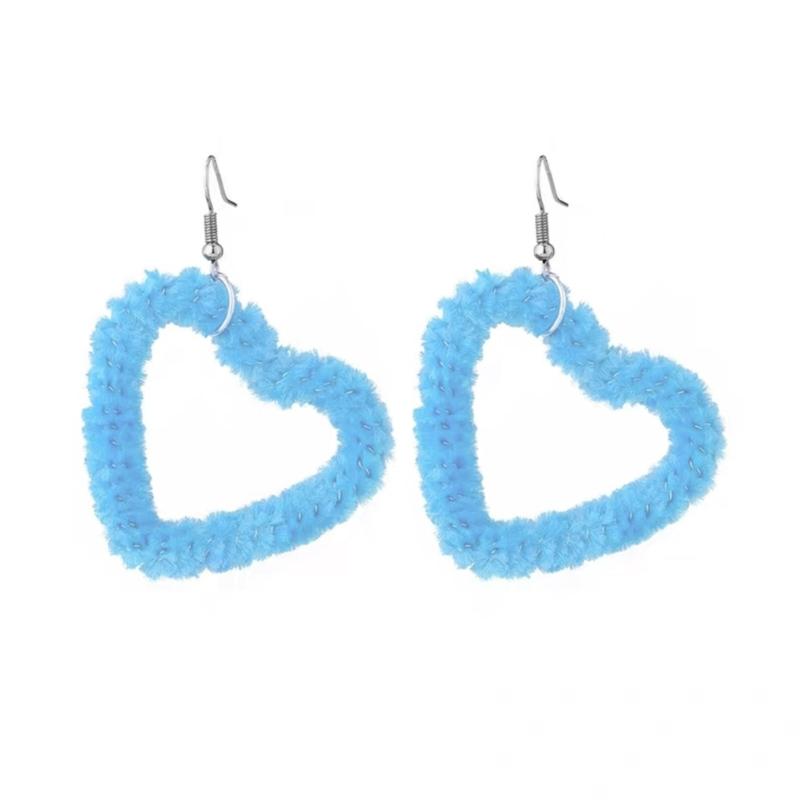 

Hollow Heart Pendant Earring Sweet Cool Plush Heart Charm Earrings Temperament Small Hoop Earrings Fashion Jewelry синий