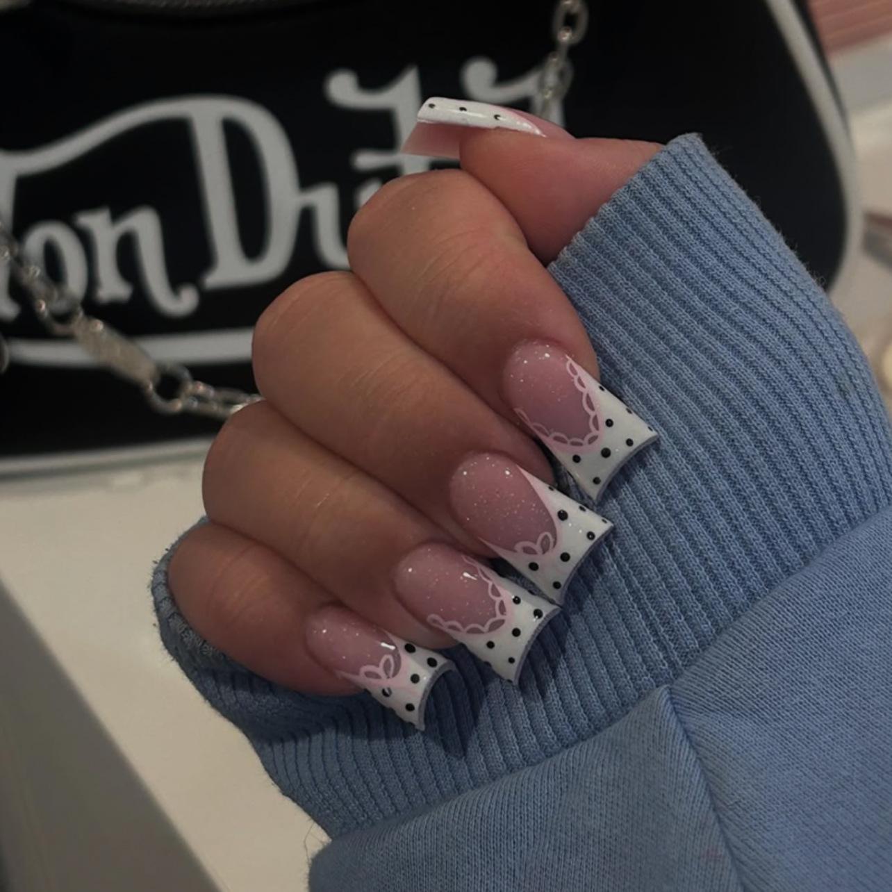 Hot-selling Duckbill Nail Art Wearing Nail French White Black Polka Dot Flared Nail Pad