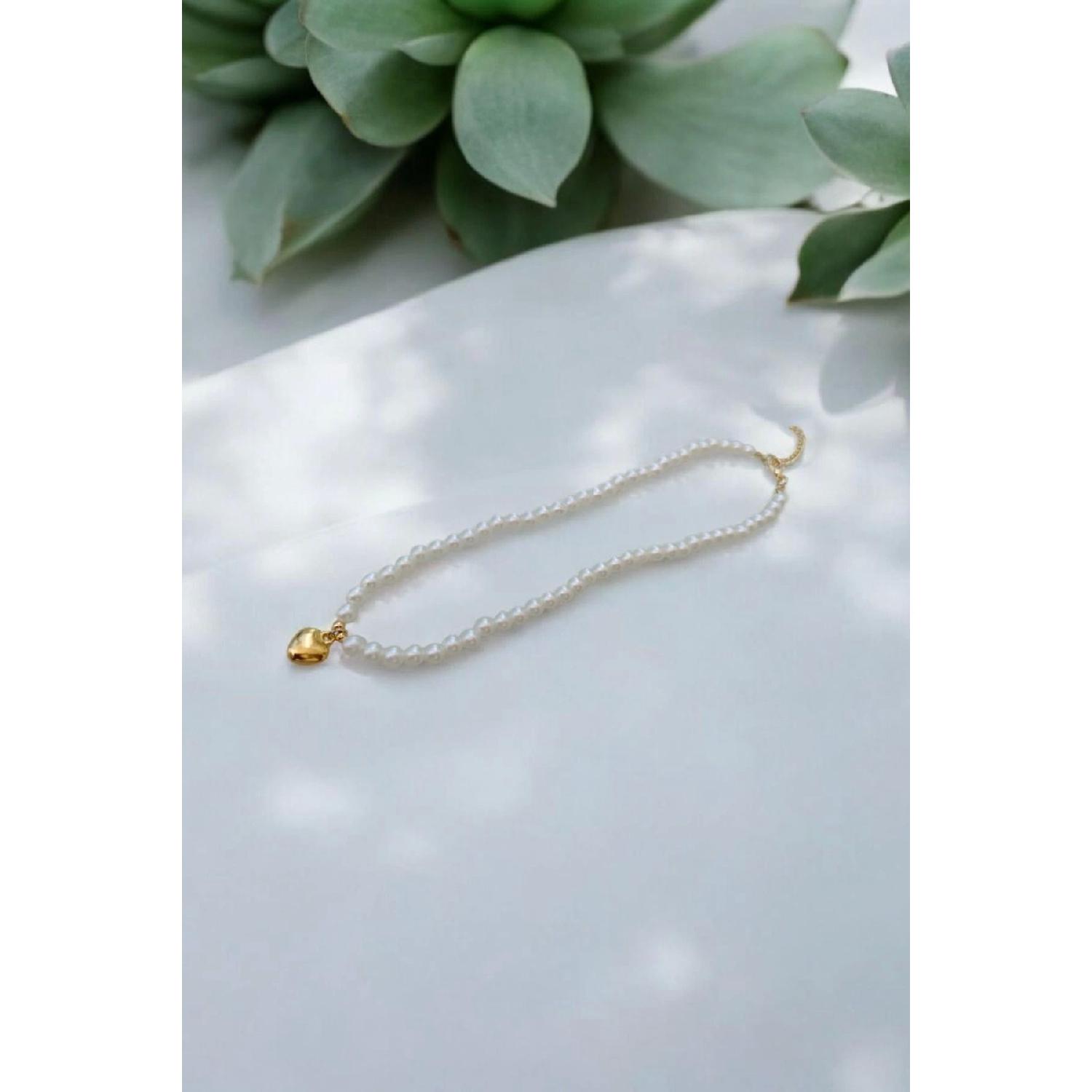 

Heart Glass Inci Necklace вершковий