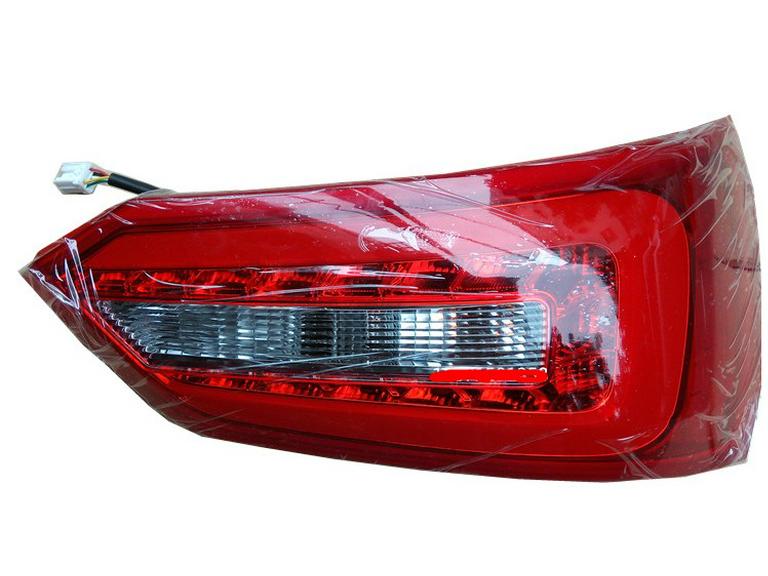 Dongfeng Fengguang 580 Rear Bumper Taillight & Fog/Reverse Light Assembly