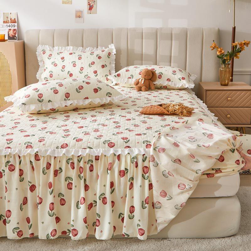 Lace Ruffle Edge Printed Bed Skirt Flower Pattern Quilted Thickened Bed Cover Three Piece Non Slip Dustproof Bedding Set