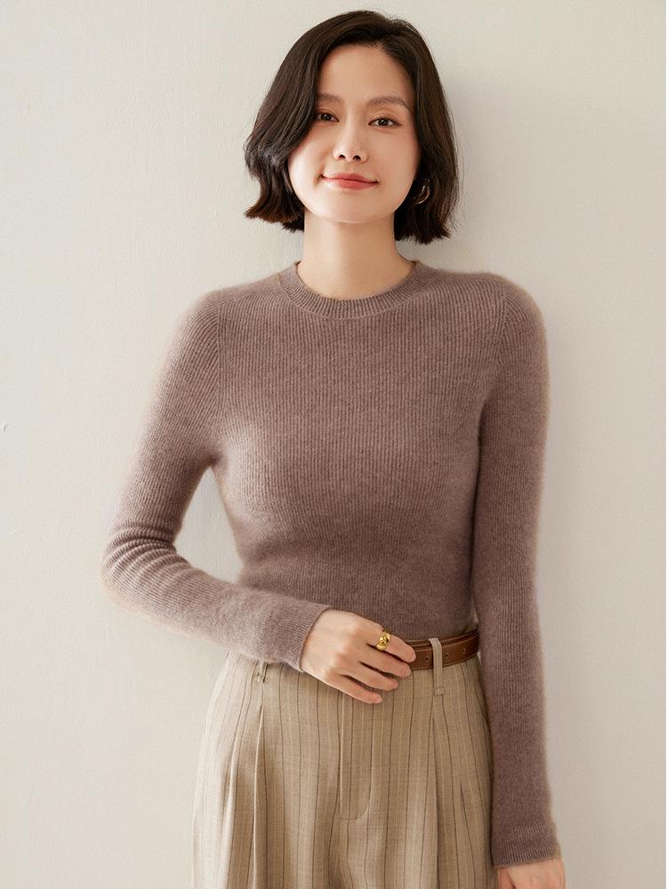 Women's Soft Wool Knit Pullover - Slim Fit Base Layer for Autumn/Winter.