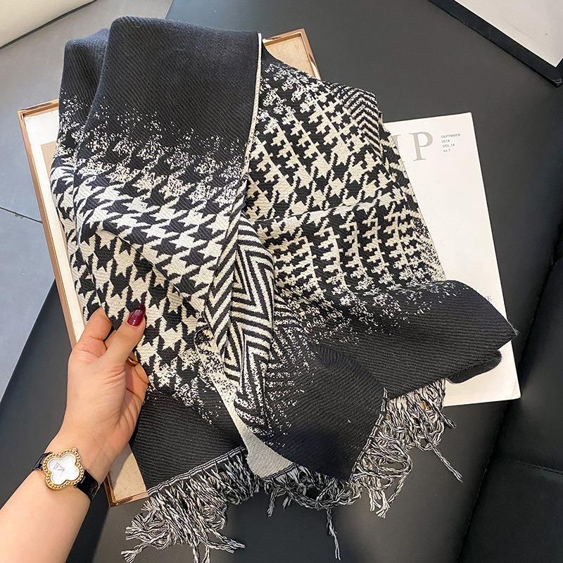 Black and white gradual change scarf women's autumn and winter new cold imitation cashmere versatile warm scarf shawl