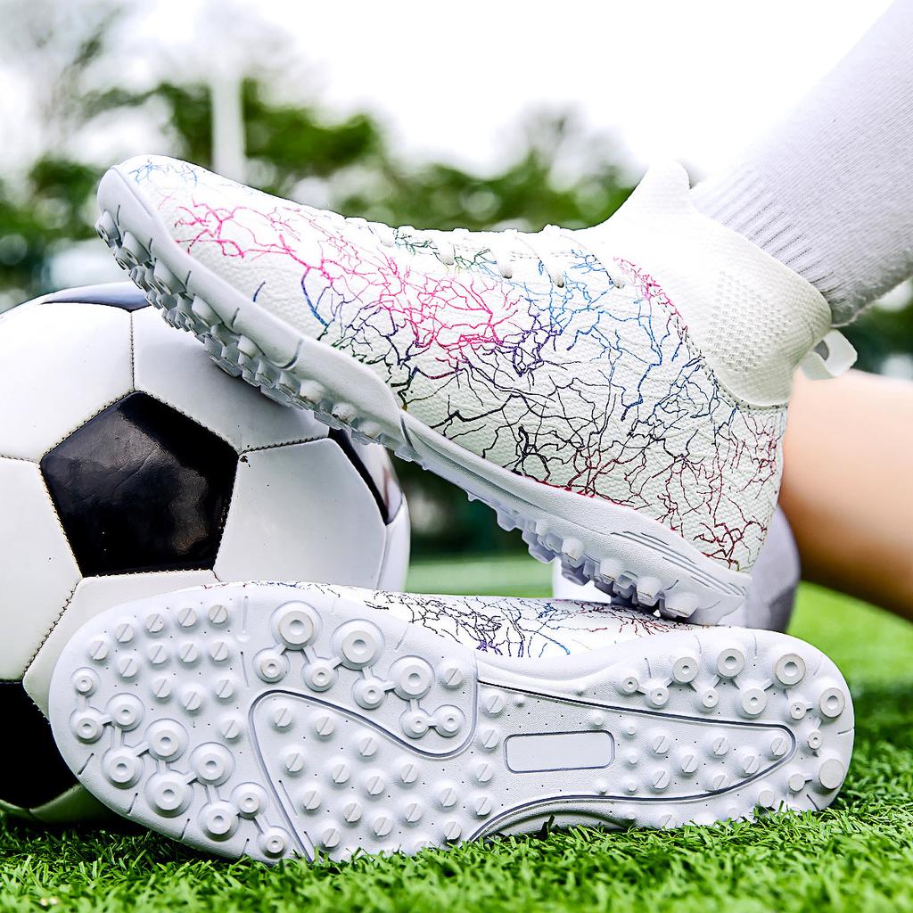 New football shoes high top camouflage broken nails children's professional training shoes broken nails factory football shoes