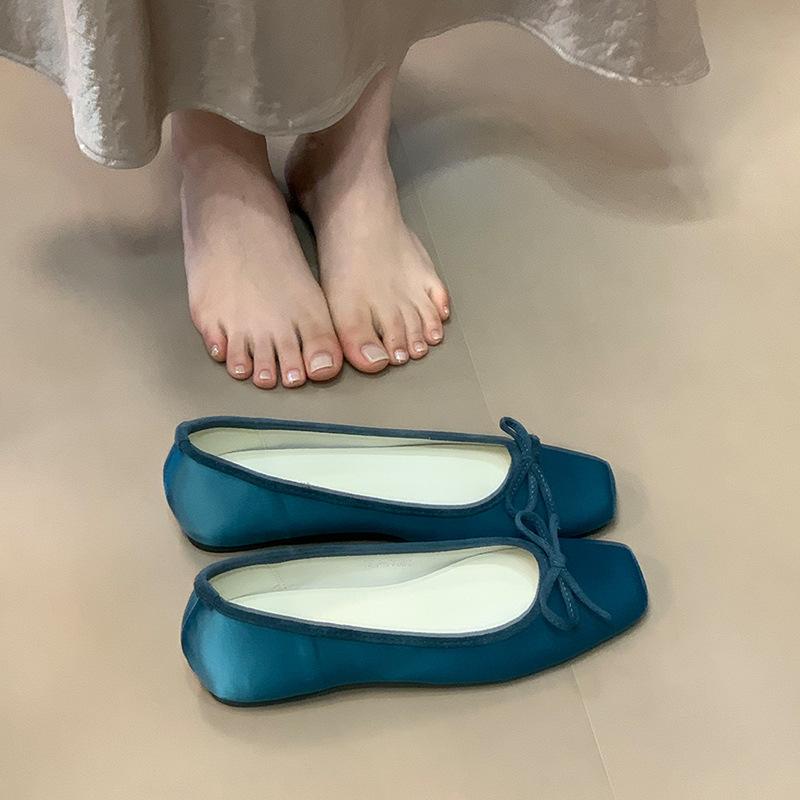 Women's Flats Bow Decorated Comfortable Low Heel Ballet Shoes