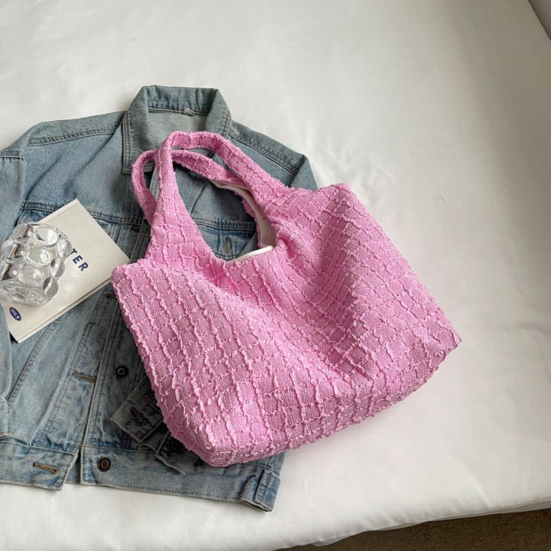 Fashionable Women's Tote Bag With Spacious Interior Versatile Everyday Carry Canvas Purse