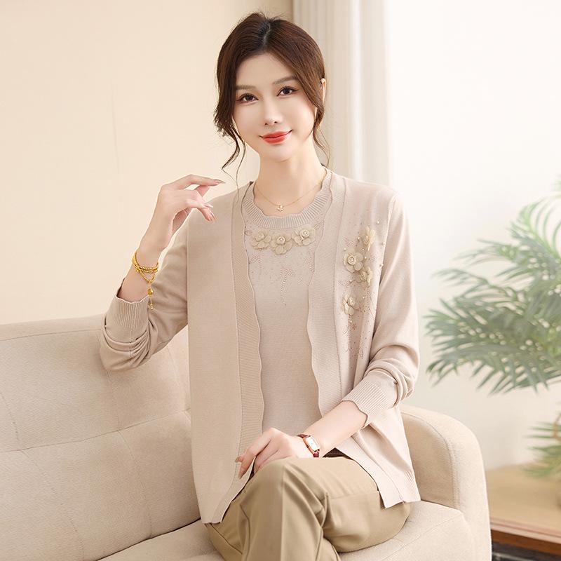 Mom's Spring Knit Two-Piece Set: Stylish Cardigan & Top for Middle-Aged and Elderly Women