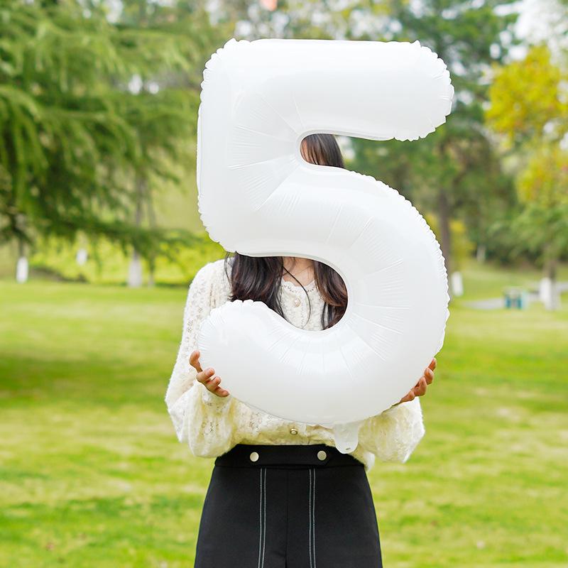 32-Inch White Number '40' Birthday Balloon, Aluminum Foil Party Decoration Prop