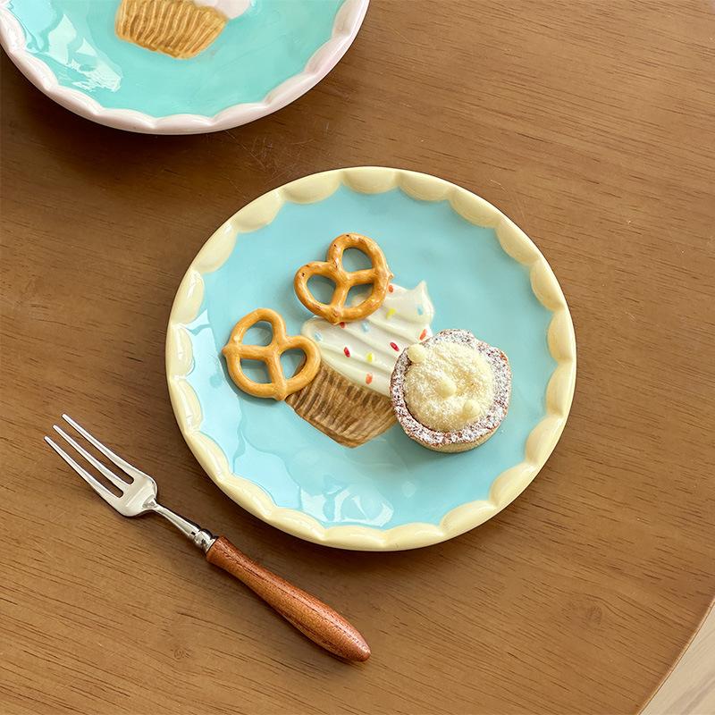 Ręcznie malowany ceramiczny talerzyk do dim sumów, uroczy talerzyk na ciasto z reliefem w kształcie serca dziewczynki, talerz do dekoracji atmosfery domu, talerz deserowy