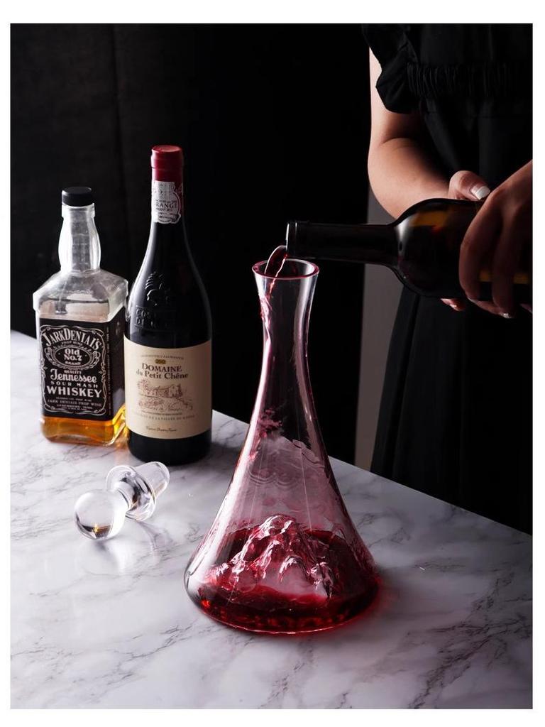 Jinshan Crystal Decanter with Iceberg Base - Customizable Logo for Hotels and Clubs