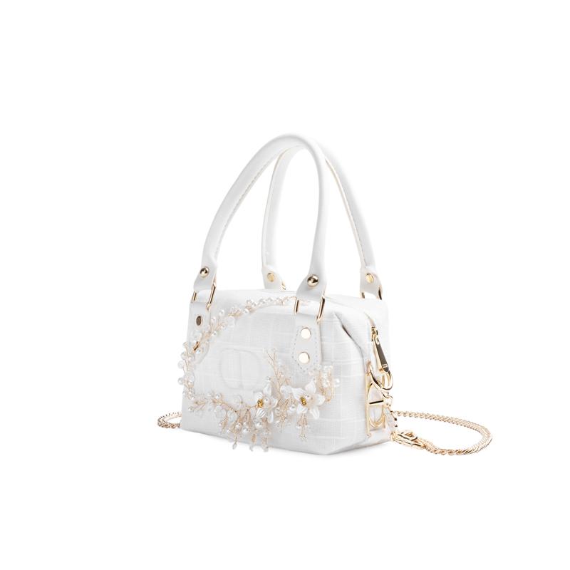 Dior [Customized Cosmetic Bag] Snow Flower Diamond Jinghe Bead Decoration French Romantic White Storage Bag Textured Fabric Portable