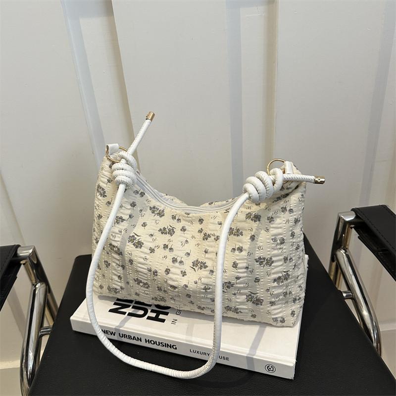 Stylish And Versatile Korean Floral Canvas Tote Bag For Women Ideal For Daily Use