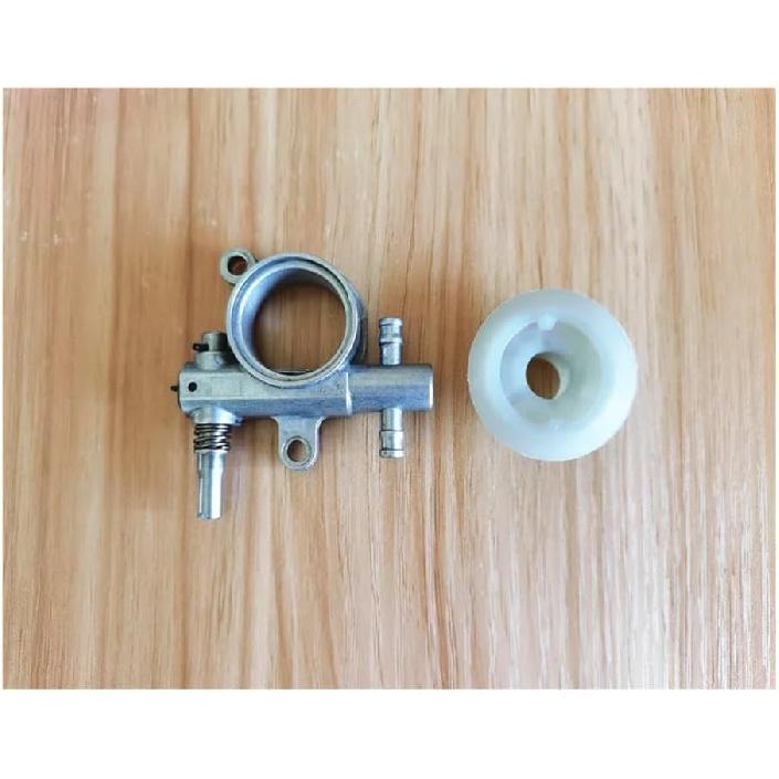 T435 Oil Pump Worm for Husqvarna Chain Saw T435 T425 Alpina 422 STIGA SPR270 Castel Garden XC42 Chainsaws housing Oiler Parts(Oil Pump and Worm)