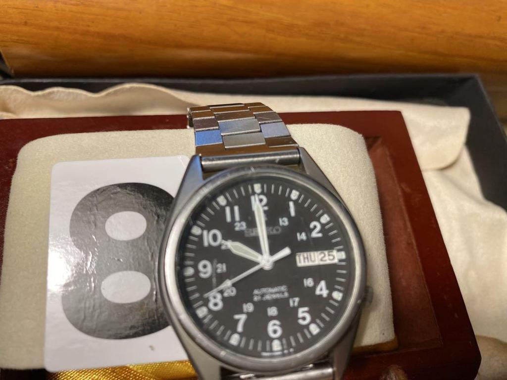 [USED] SEIKO fully automatic watch, date display, fully functional, 35mm x 17cm, valuable item details