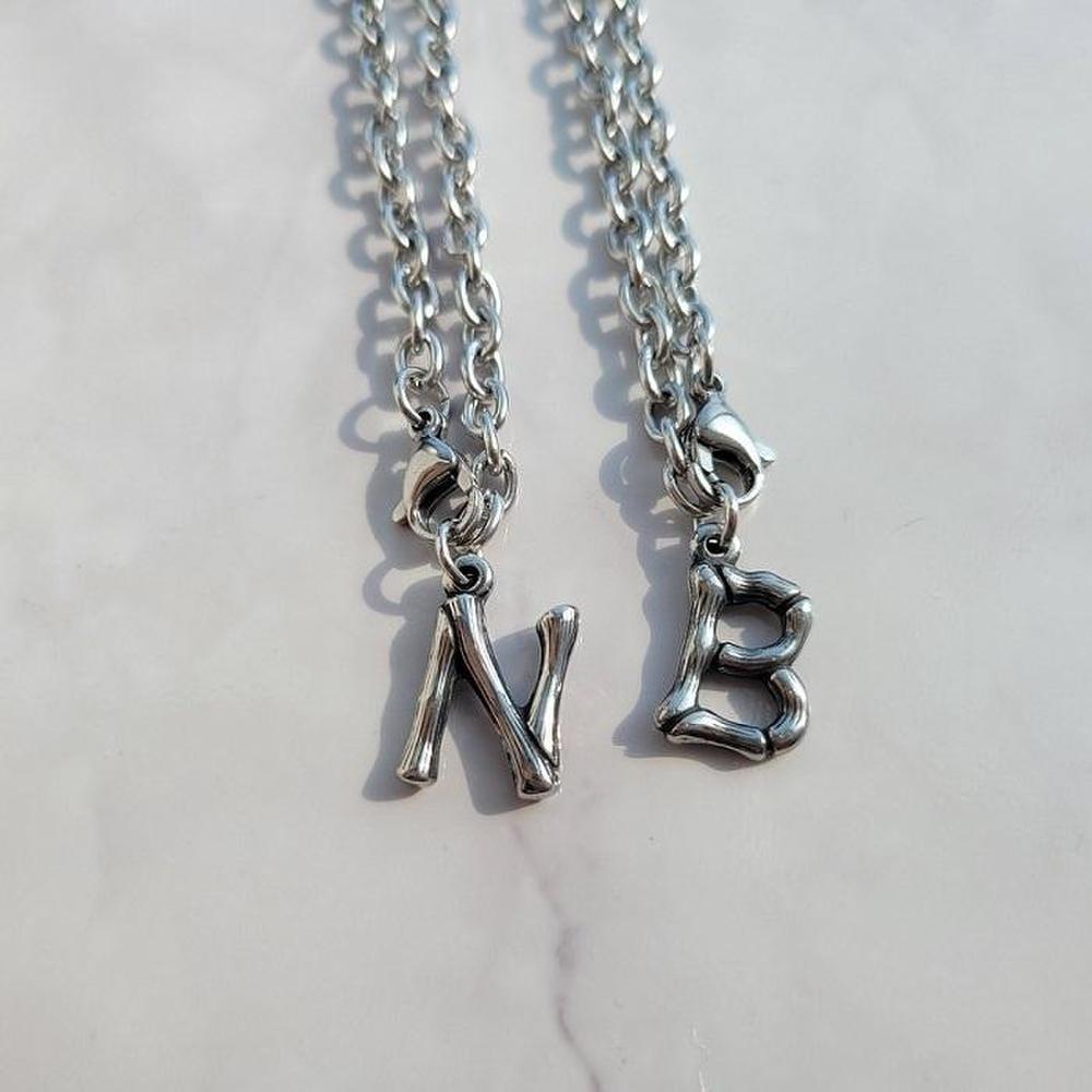 

[Blossom Steel] Surgical Steel Alphabet Women s Pendant Bracelet (S8229758) Alphabet: N / Bracelet length (CM): 17cm