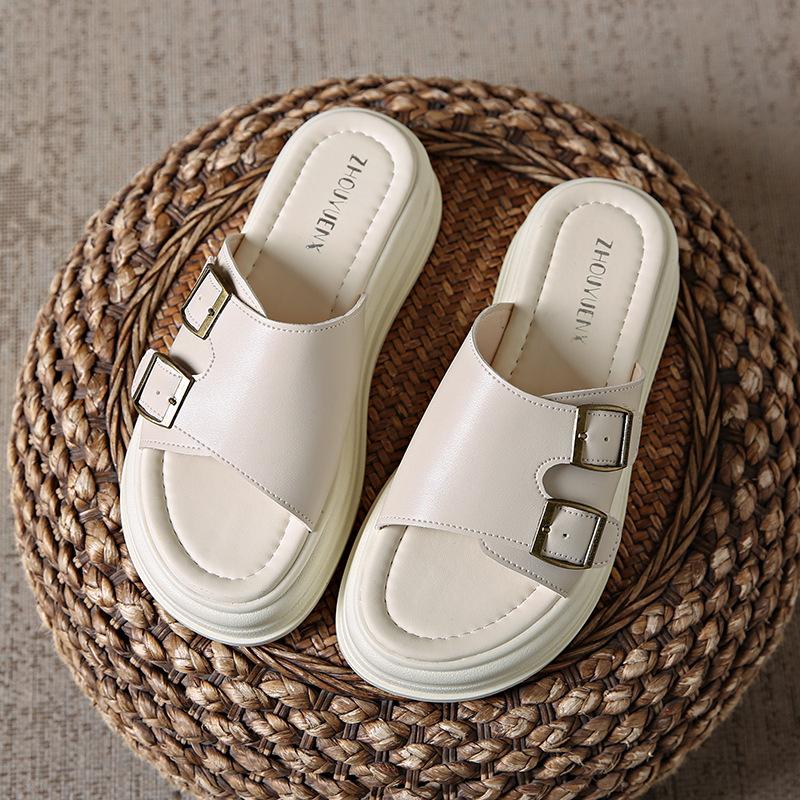 Fashion cool slippers women's 2025 summer new versatile student soft bottom buckle outdoor leisure beach thick bottom cool slippers