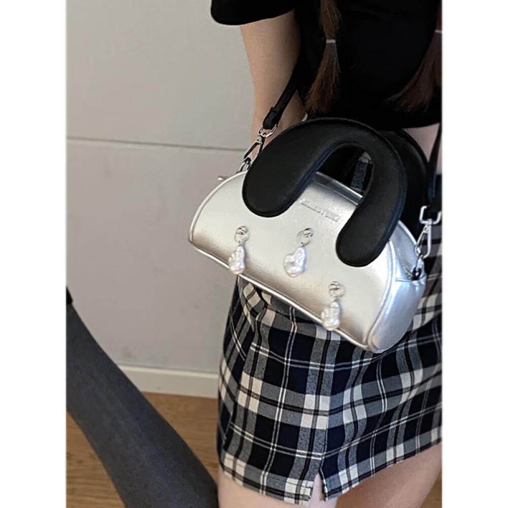 Color Contrast Handbag Female Fashion Cool Silver Shell Bag All Ins Shoulder Bag Crossbody Bag Length 21cm Wide 10cm High 12cm