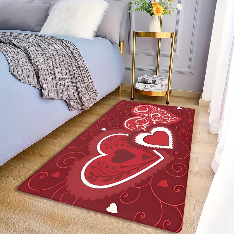 

Красный ковер с романтическим узором в виде сердечек, изготовленный из высококачественной фланели. Этот ультра-комфортный фланелевый ковер можно стирать в машине, и он не теряет цвет. 100cm x 150cm