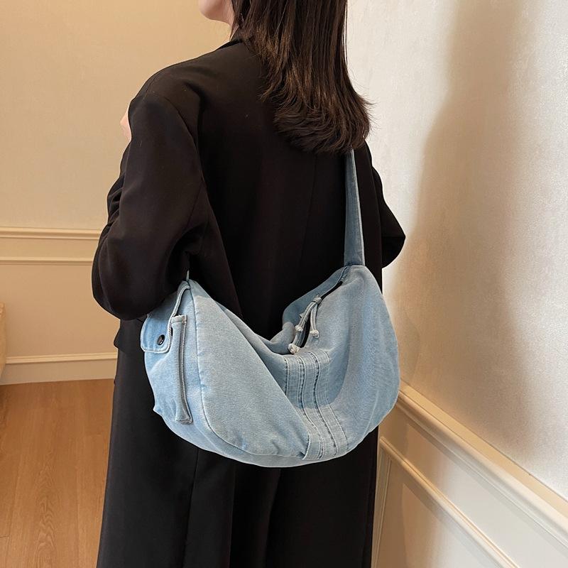 Winter new Korean version fashion shoulder bag women's casual denim bag simple commuter messenger tote bag