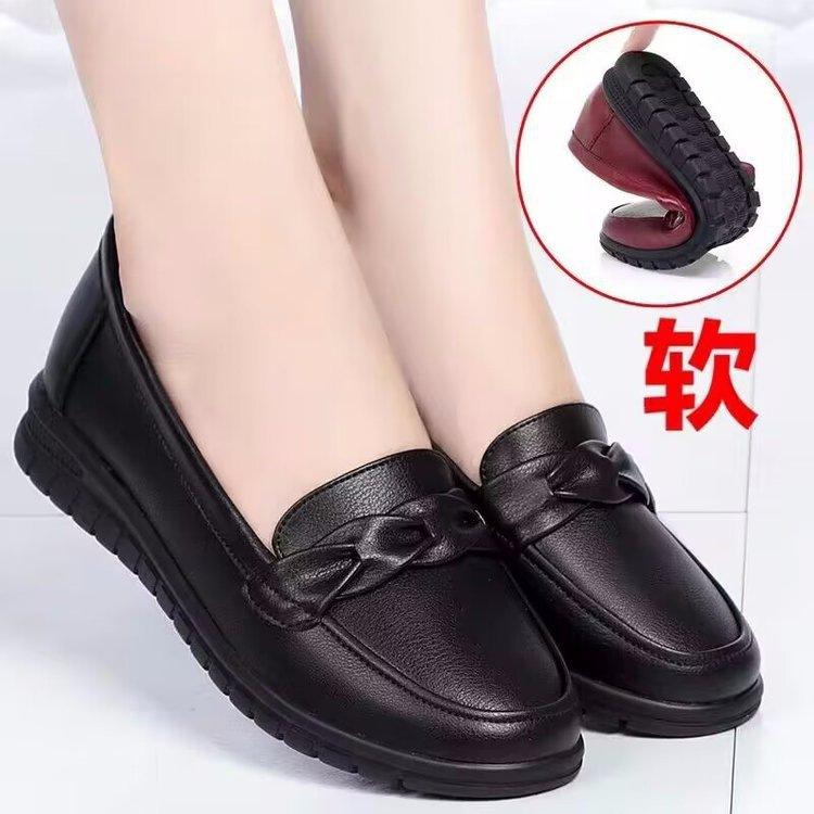 Casual and comfortable flat-bottomed large-size mother shoes 2025 autumn new leather single shoes soft leather non-slip middle-aged and elderly l