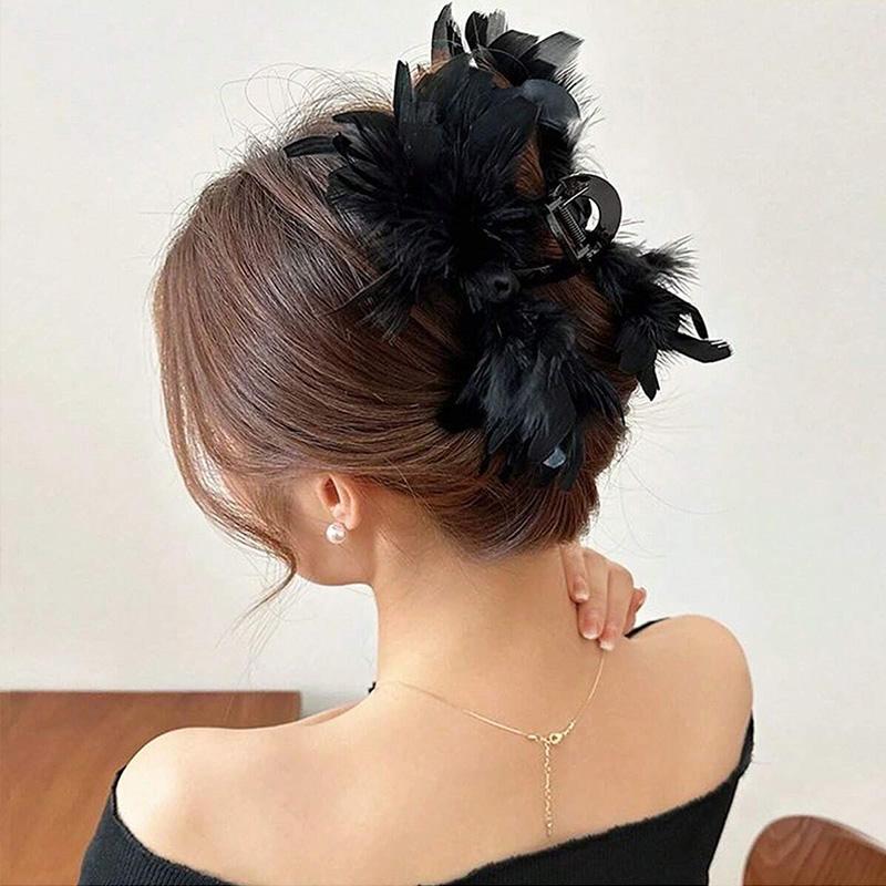 1pc Women's Multi Color Super Fairy Ostrich Hair Large Shark Clip Hairpin Fashionable and Premium