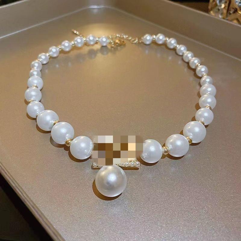 Light luxury elegant pearl water drop fringed rhinestone collarbone chain fashion temperament celebrity high sense necklace new trend