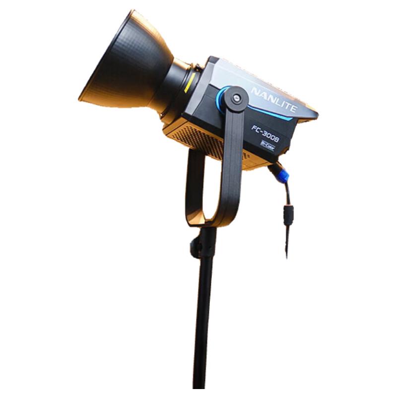 NANLITE FC-500B Bi-Color LED Studio Spotlight 3-Light Kit