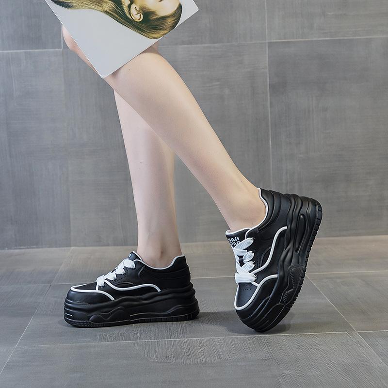 5521 Frühling und Sommer neue dicksohlige Rindsleder weiße Schuhe Damen Sport und Freizeit klassische vielseitige Board-Schuhe