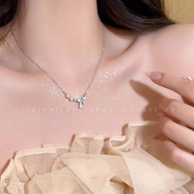Ping An Buckle Necklace Female Tide Design Butterfly Clavicle Chain Versatile Neck Chain Design