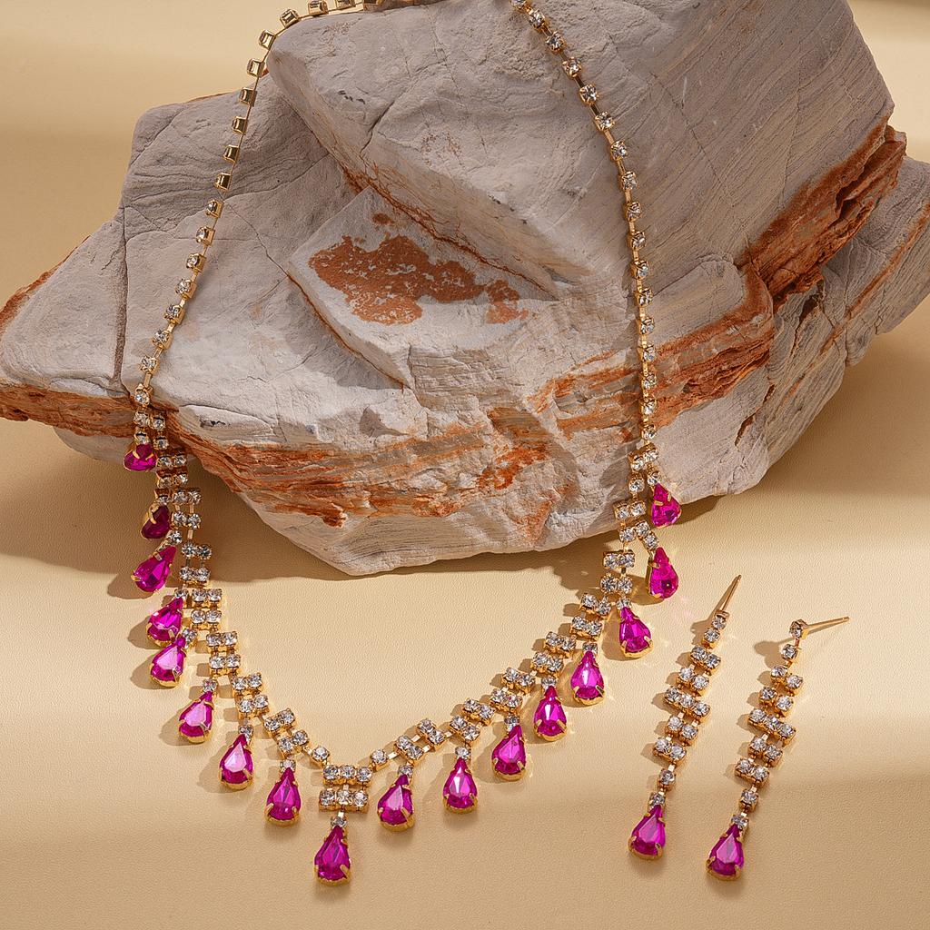 Two-piece set of wind-encrusted diamond water drop fringed earrings, necklace, retro necklace.